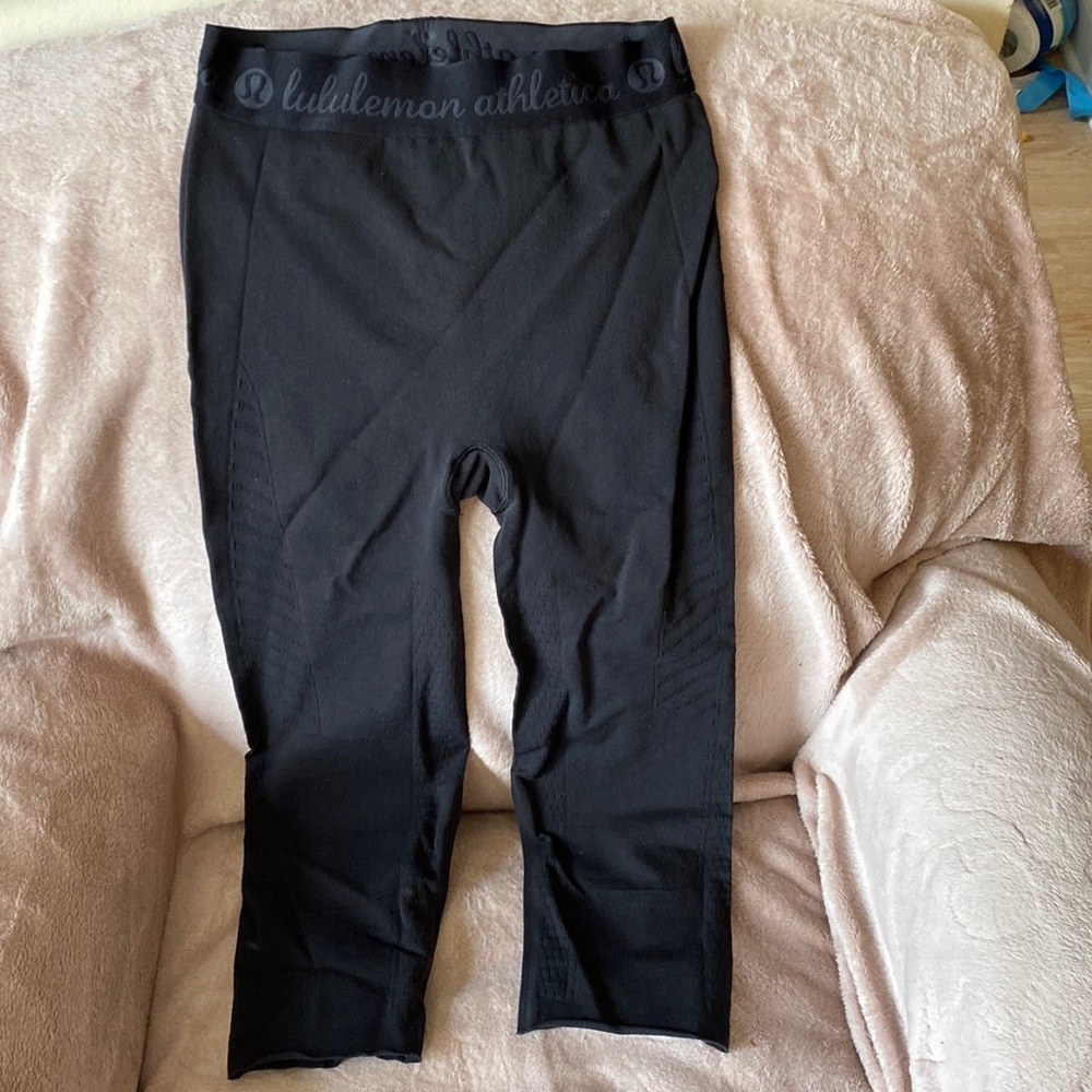 Lulu lemon athletica, breathable design on calves, black and stretchy
